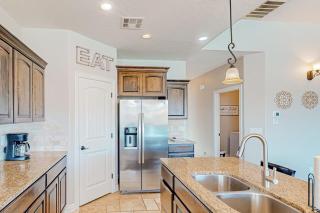 Hillview Hideaway - 1