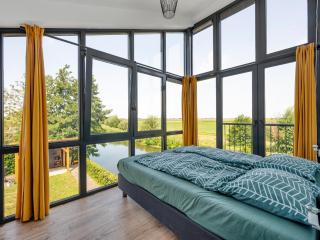 Waterfront villa with an amazing view - 8