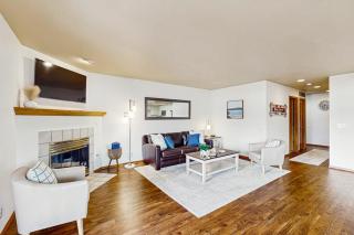 Lake Chelan Shores: Lakeside Luxury #19-5 - 5