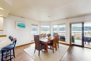 Lake Chelan Shores: Lakeside Luxury #19-5 - 3