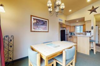 Icicle Village Resort Condo #407 - 3