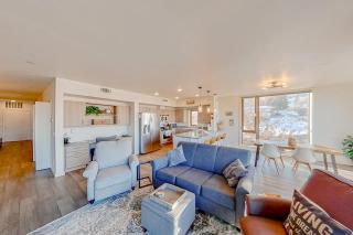 Chelan Resort Suites: Comfort by the Lake #201 - 8