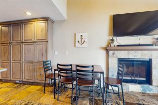 Lake Chelan Shores - Beachfront Splendor 12-5 - 7