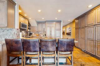 Lake Chelan Shores - Beachfront Splendor 12-5 - 6