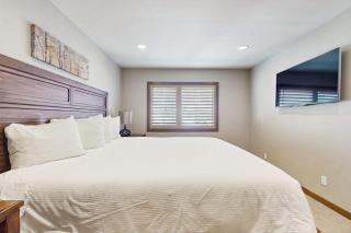 Lake Chelan Shores - Beachfront Splendor 12-5 - 2