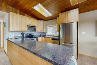 Royal View on Lakeshore - 3
