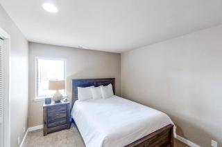 Lake Chelan Shores Sleek Stunner 19 to 4 - 3