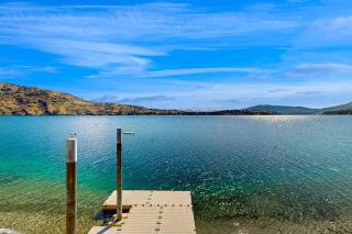 Lakefront Retreat - 7