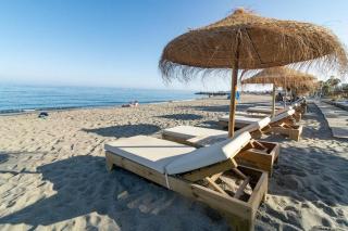 PR45- Beach front apartment Puerto Banus - 1