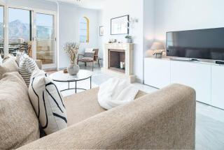 SAM2.4I- Cozy apartment walking distance to beach - 0