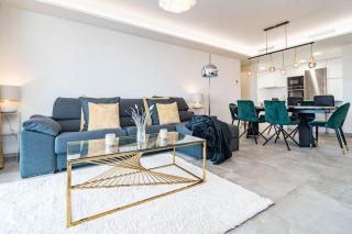 INF4.5P- modern 3 bed city apartment next to beach - 1
