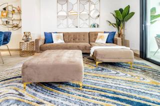 INF2.5E- Tastefully Furnished Apartment in the Hea - 1