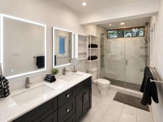 Cozy Classy Renovated 3BR Smart Home near DVP 401 - 4