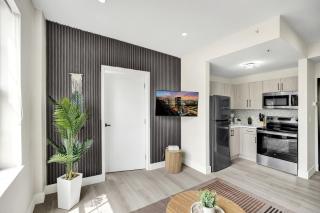 Chic 1BR Condo in Prime South Beach Ocean 1 Min Away 306 - 3