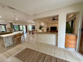 Luxury Tropical Retreat - 6