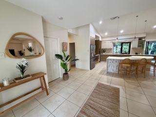 Luxury Tropical Retreat - 5