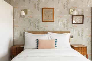 Charming 2BR Near Imperial Wharf & Chelsea - 4