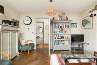 Charming 2BR Near Imperial Wharf & Chelsea - 3