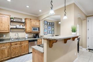 A La Mode Stunning 4 bedroom Orem Home - 1