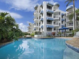 Estoril Unit 6, 38 McIlwraith St, Moffat Beach - 9