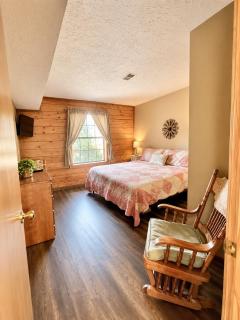 Branson Hideaway, Cozy Cabin, Fireplace & Relaxation - 6