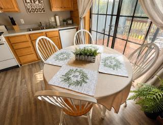 Cozy farmhouse themed cabin condo - Branson - 2