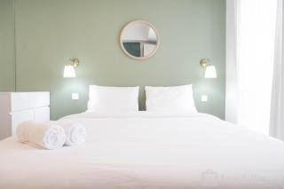 Cozy Stay and Spacious Studio at West Vista Apartment By Travelio - 1