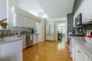 Lake Views & Work Spaces: Quiet Hilliard Home! - 3