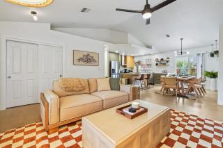 Stunning 3BR Home-Backyard HOT TUB Oasis-Home Gym - 5
