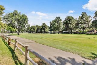 Stunning Golf Course Retreat 4BR Home - 7