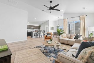 Spacious New 4BR - Single Level Home - Pool Access - 4