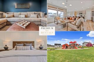 Luxurious 4-BR Bungalow with Office - Park Setting - 0