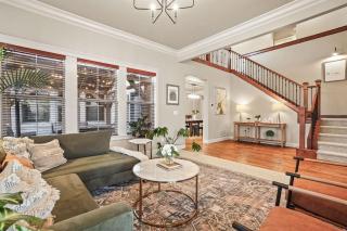 Large Modern 5 Bedroom Custom Home - 7