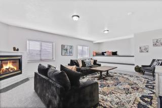 Massive Gathering Home with Ballroom - Sleeps 32 - 5