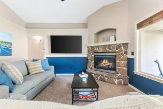 Family home -desirable neighborhood w pool access - 2