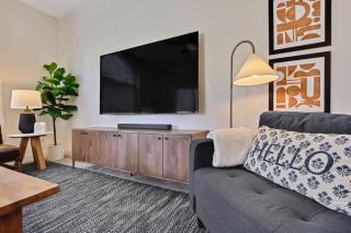 Stylish 3BR2BA Home near Park - 7