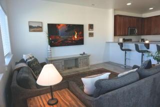 Charming Centrally Located Treasure Valley Custom - 2