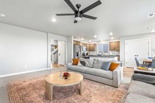 Spacious 5BR - Gamer Room - Hot Tub Basketball - 5