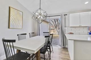Calming 3 bedroom home with designer details in Na - 7