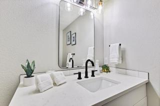Calming 3 bedroom home with designer details in Na - 5