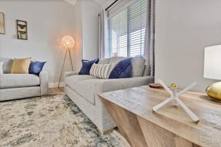 Calming 3 bedroom home with designer details in Na - 3
