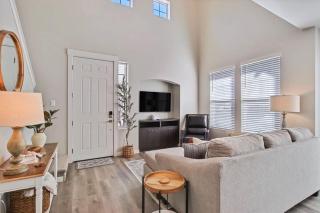 Sophisticated 3 bedroom townhome - 9