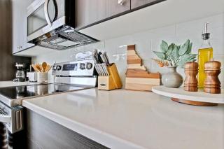 Sophisticated 3 bedroom townhome - 5