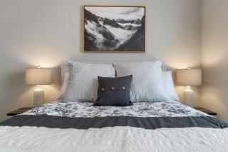 Elegant 2 bedroom townhome - 5