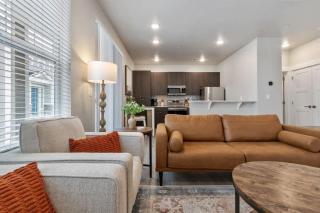 Elegant 2 bedroom townhome - 1