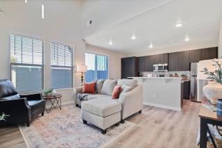 Trendy 3 bedroom townhome - 8