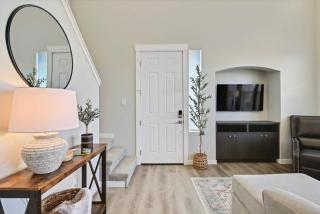 Trendy 3 bedroom townhome - 3