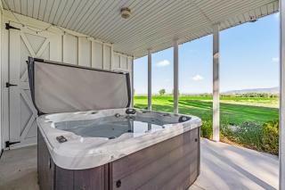 Spacious 6BR Haven - Game Room - Hot Tub Sleep 28 - 8