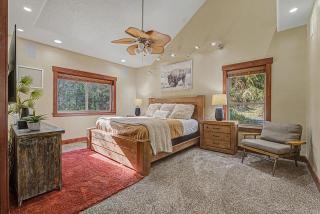Magic Estate • Cabin Suite • Hot Tub • Game Room - 7