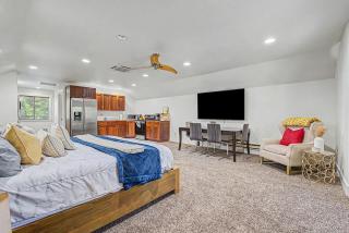 Cozy Studio • Trail Access • Walk to Payette Lake - 6